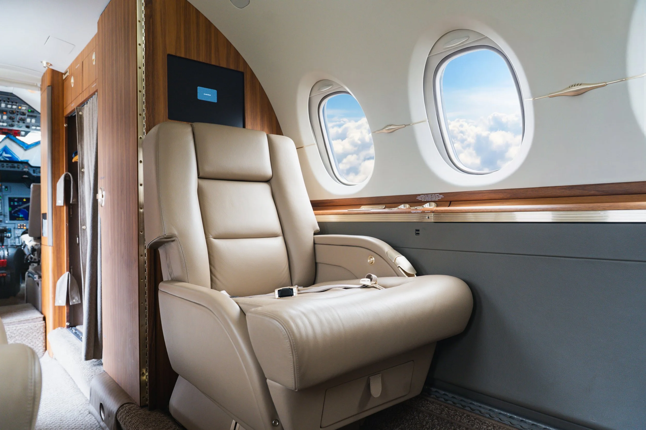 Hawker 850XP — Elite Air